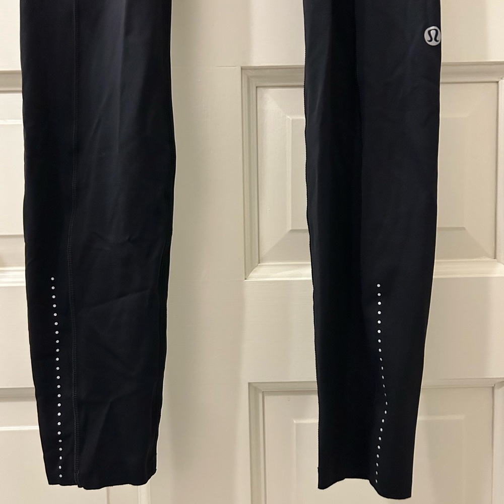 Classic lululemon Black leggings with Reflective Dots